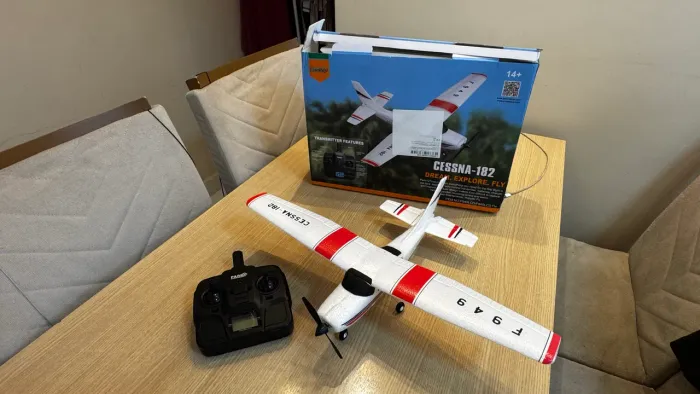 Avião RC WLtoys Cessna 182 F949 + Controle + Caixa