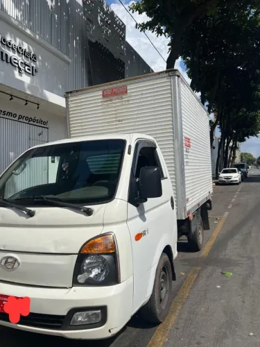 Hyundai HR 2020 com Baú carga seca