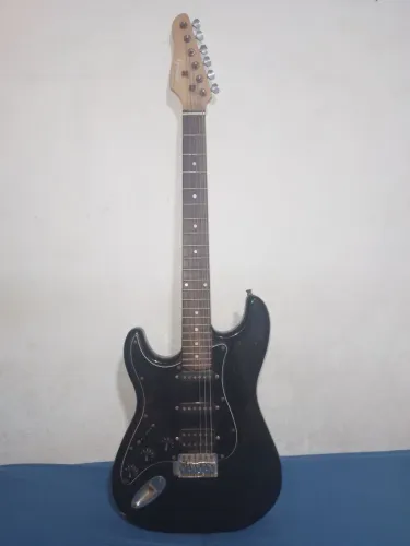 Guitarra Elétrica Usada
