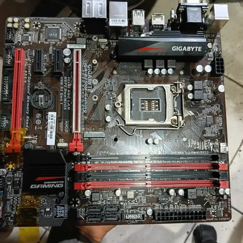 Placa-mãe Gigabyte GA-B250M-Gaming 3 LGA1151 DDR4 (sem teste)