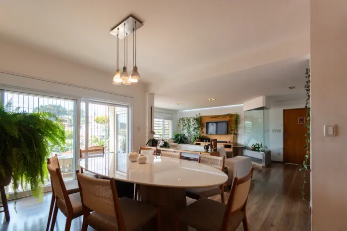 Casa para venda em Pacaembu com 4 quartos, sendo 3 suítes, 400m²