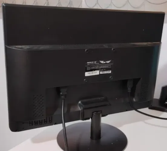 Monitor Tronos 19"