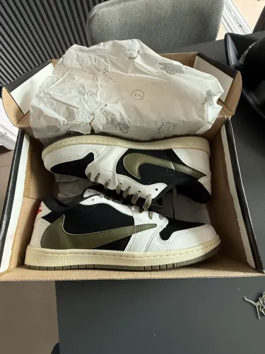 tênis nike air jordan 1 low travis scott 40