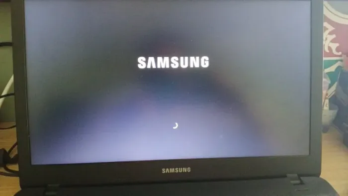 Notebook samsung intel core i3 USADO o mesmo tá envelopado funcionando perfeitamente, ele 