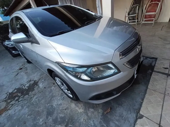 Chevrolet Onix Hatch LT 1.4 8V Flex Power Mec. 4P 2014
