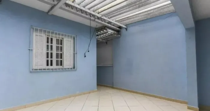 Casa 250m² com 2 Quartos e 3 banheiros