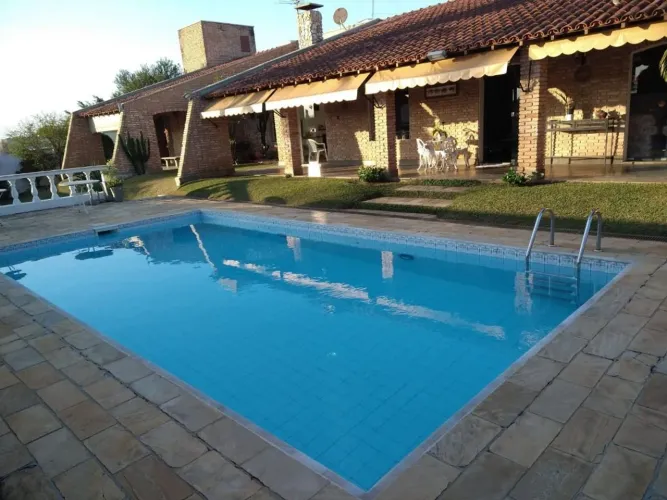 Maravilhosa Casa espaçosa com piscina! Com 4 dormitórios, sendo 3 suítes, 440 m² - venda p