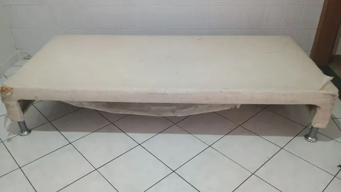 Base de cama box- apenas a base ( não acompanha o colchão)