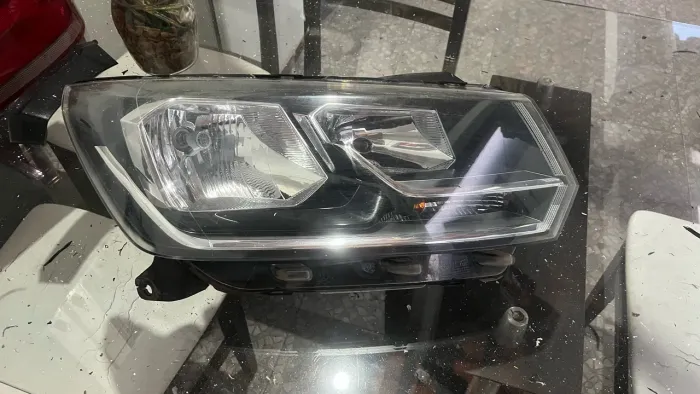 Farol gol G8 lado direito