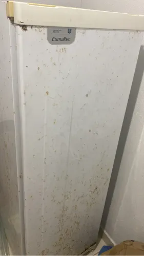 Vende-se geladeira uma porta