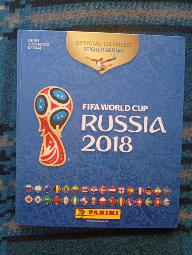 Álbum da Copa de 2018 capa dura completo em ótimo estado de conservação
