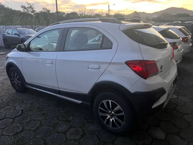 Chevrolet Onix Activ 1.4 8V Flex Aut. 4P 2019