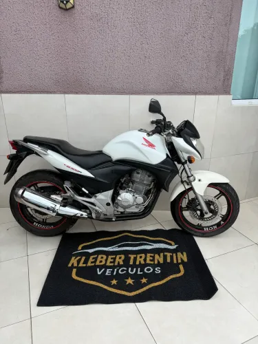 HONDA CB300 R 2012 FINANCIO / ESTUDO TROCAS
