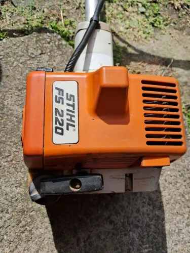 Roçadeira Stihl 220