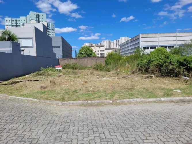 Terreno de 360m² (12x30m) à venda na Zona Norte de Pelotas, bairro Imigrantes. Ótima local