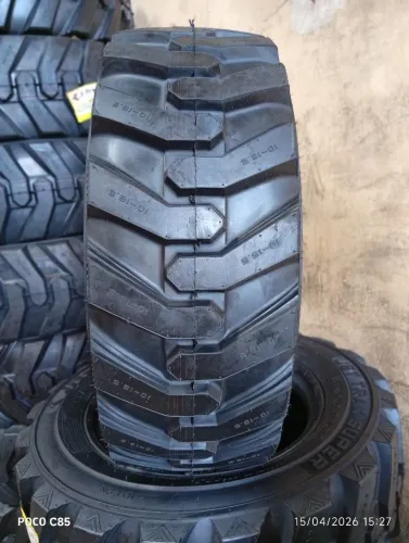 Pneu medida 12-16.5c para Bob cat, retroescavadeira e máquinas pesadas. R$ 1.200,00