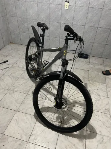 Bicicleta Houston HT 80 Aro 29 Shimano Tourney Freio a Disco - Excelente Estado