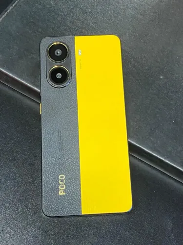 Vendo Poco X7 Pro 5G - 512 GB / 12 GB RAM - Cor Especial Amarela