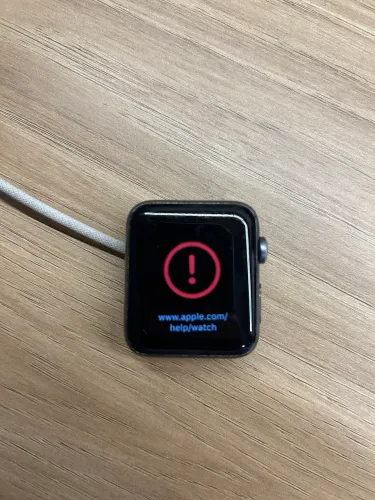 Apple Watch Series 2 42mm - Para Peças / Não Funciona