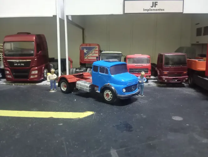 Miniatura de caminhoes escala 1/43