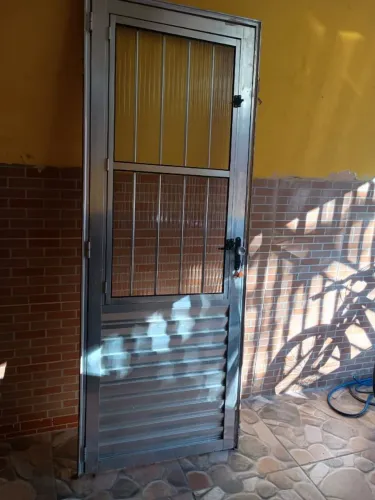 Porta de alumínio