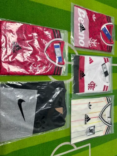 Blusas da Polyni
