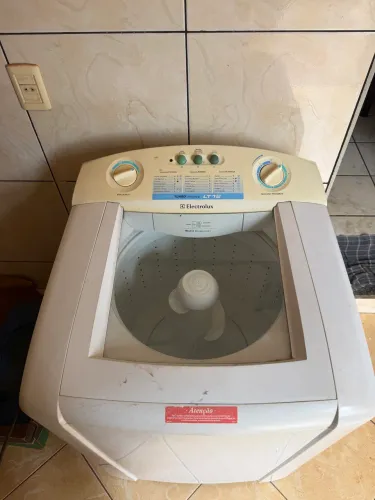 Máquina de lavar 12kg Eletrolux 