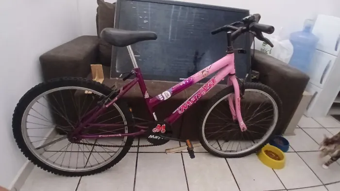Bicicleta aro 16 usada, com suporte para cesta na frente