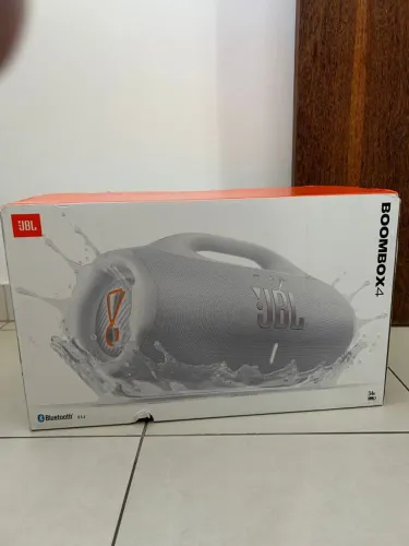 Caixa de Som Boombox 4 Bluetooth À Prova D'água JBL, Branca - Nova!