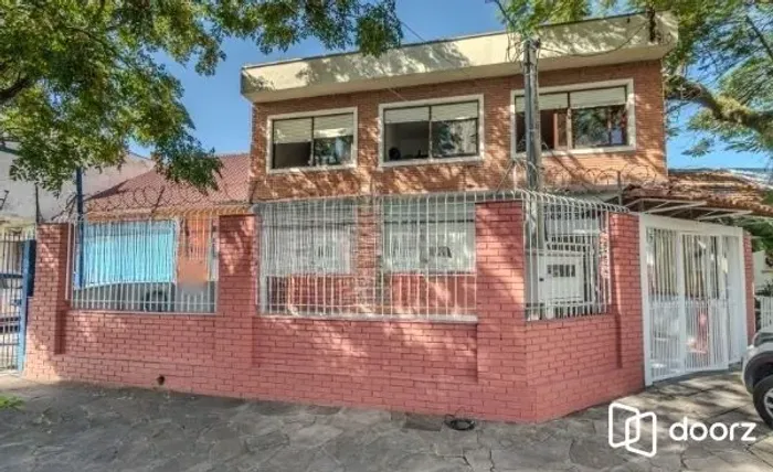 Prédio Comercial no Passo D'areia com 8 dormitórios e 8 vagas