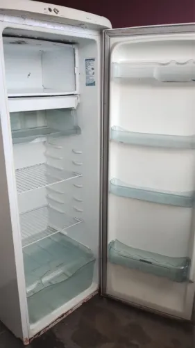 Geladeira Electrolux 236L