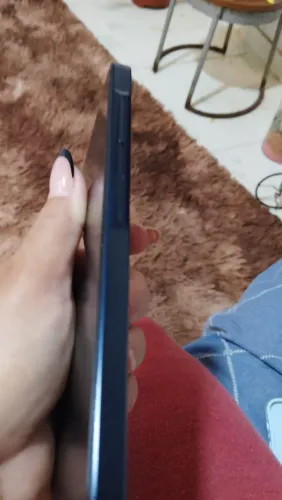 Vende-se um samsung A06 128 GB completo nota fiscal caixa carregador película todo novo