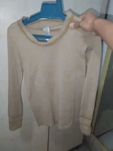 Camisa feminina com manga longa