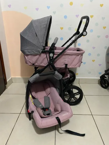 Conjunto Cosco Carrinho Moisés e Bebê Conforto- pronto para o uso
