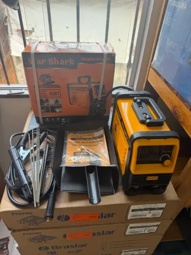 Maquina de solda inversora bivolt 200a