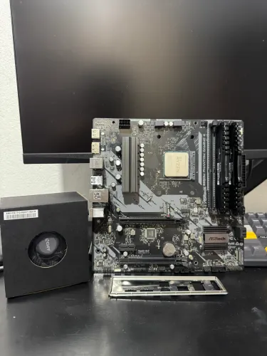 RYZEN 5 5500 - 32GB RAM - B550M ASROCK