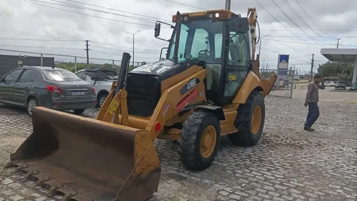 VENDO RETROESCAVADEIRA CARTEPILLAR 416-E 4X4 2014/2015