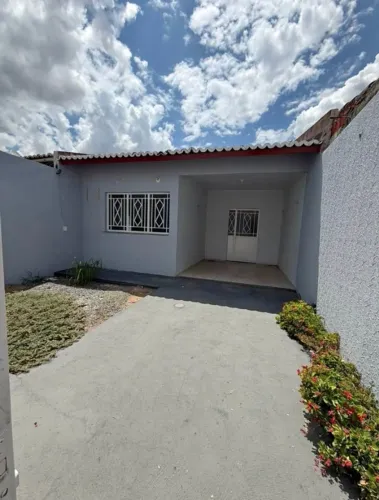 - CASA À VENDA EM SANTANA