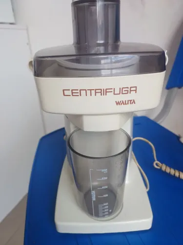 Vende-se  processador  de frutas 