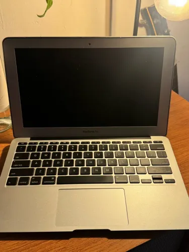 MacBook Air i5 11?