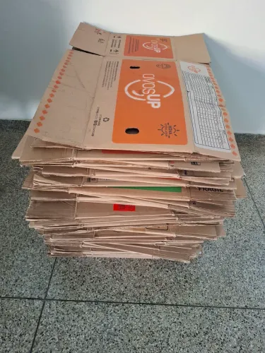 Caixa de papelão caixa de ovo vazia mudança e-commerce
