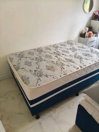 Cama de casal seminova R$150