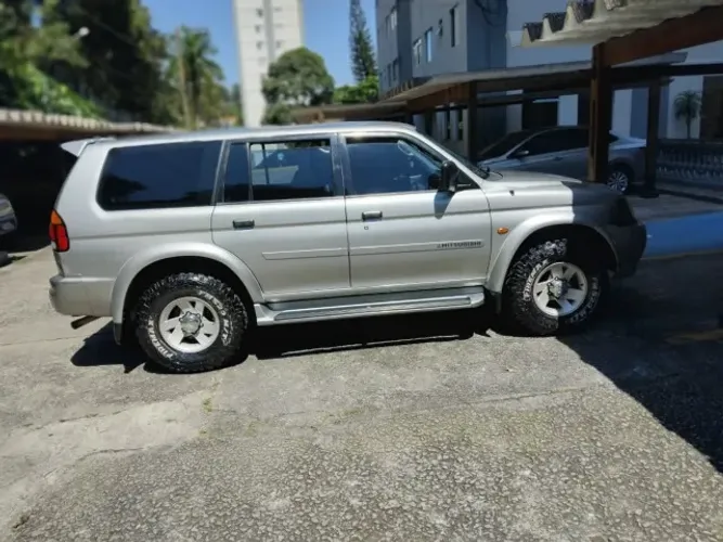Mitsubishi Pajero GLS 3.0 V6 4P Aut. 2001