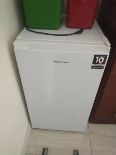 Vendo Frigobar semi novo.
