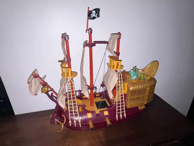 Navio Pirata do Capitão Gancho - Disney Peter Pan