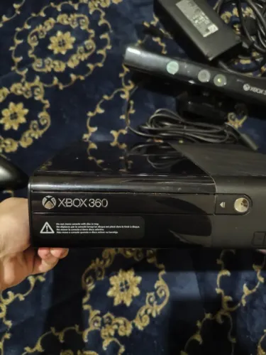 Xbox 360 - bloqueado com jogos mídia física