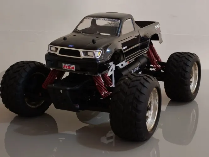 Automodelo HPi  E-Savage  1/10