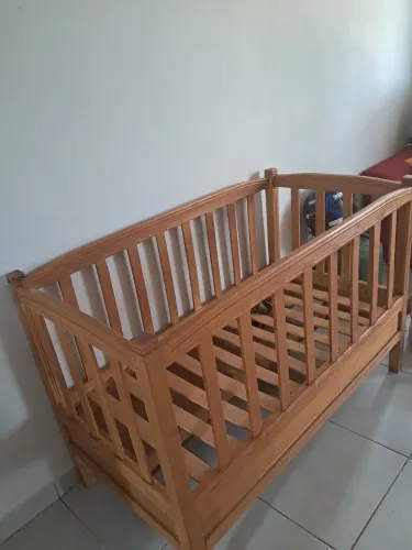 Vendo Berço de Madeira