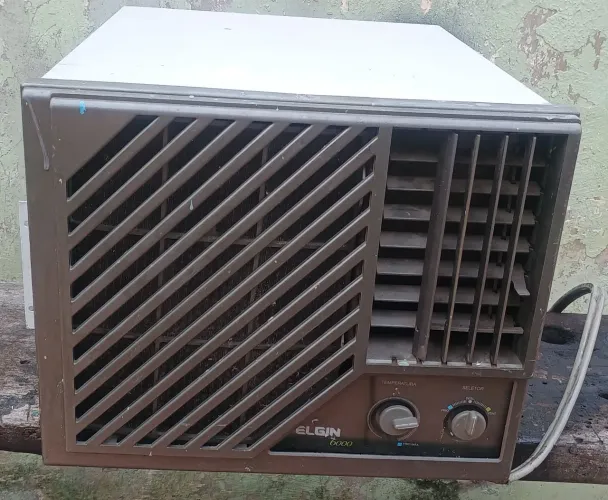 AR CONDICIONADO 6000 BTU FUNCIONANDO BEM