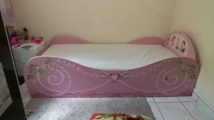 Cama carruagem de princesas.
